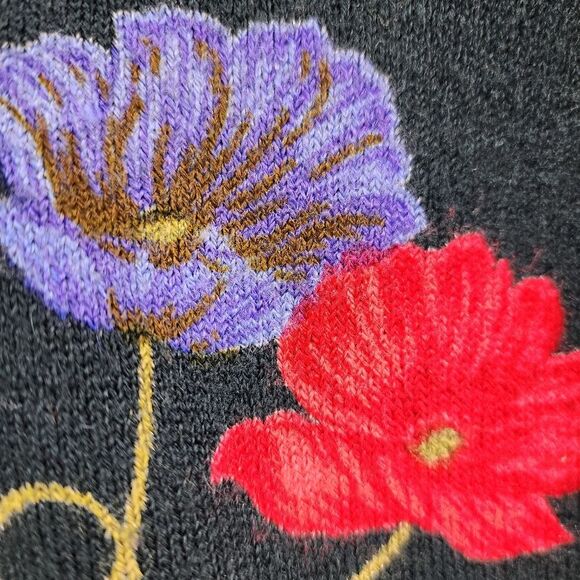 Patchington Floral Sweater Black Soft Acrylic Knit Pullover Top Crew Neck Size M - Picture 2 of 13
